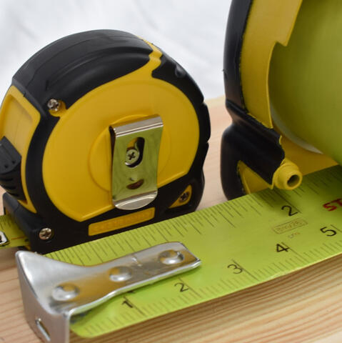 Detail work of measure and claw.